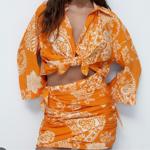 Zara Skirts Zara 2 Piece Printed Knotted Crop Top Skirt Set Poshmark